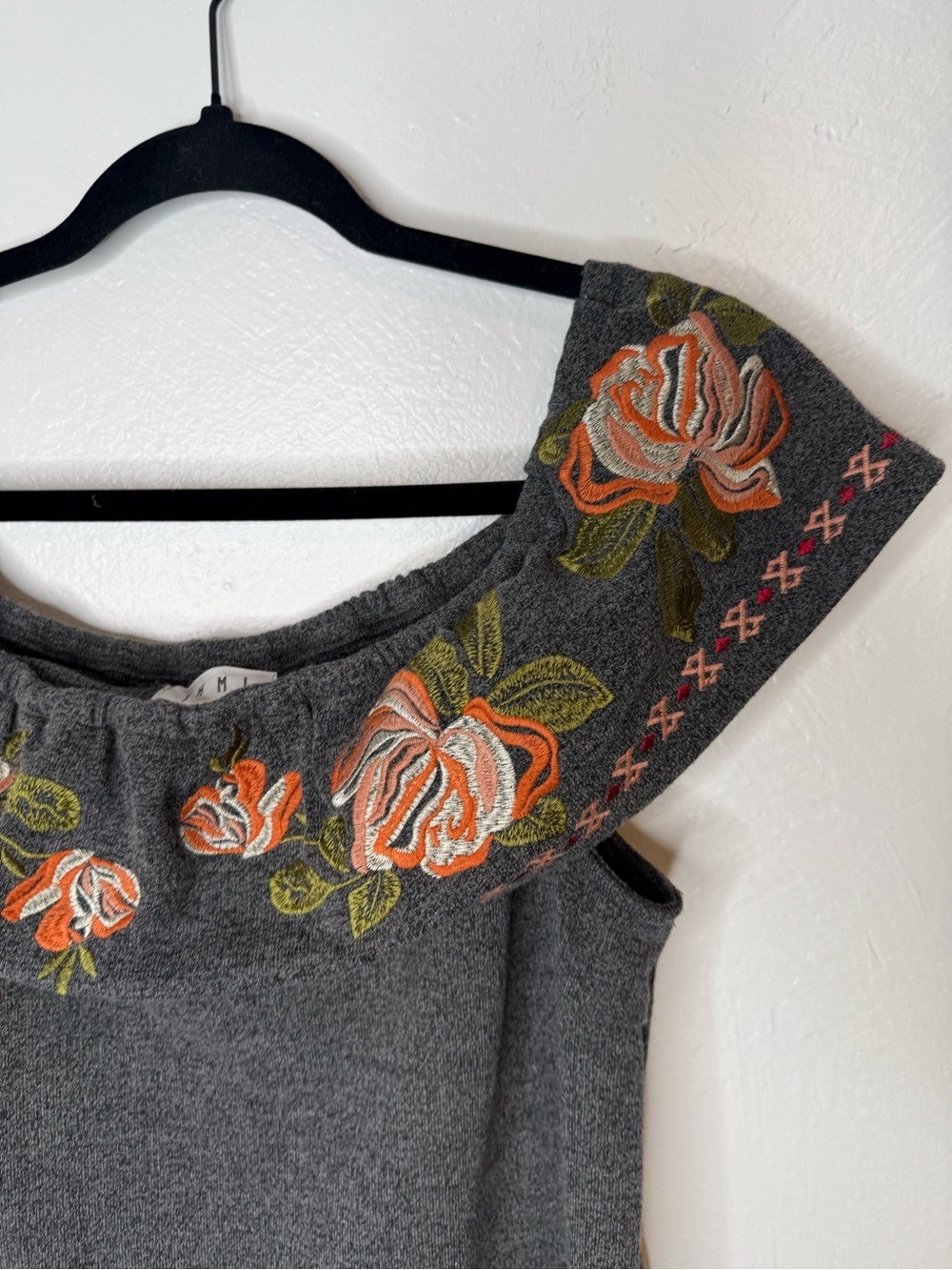 THML Embroidered Floral Off Shoulder Knit Top Gray Small - Picture 3 of 11